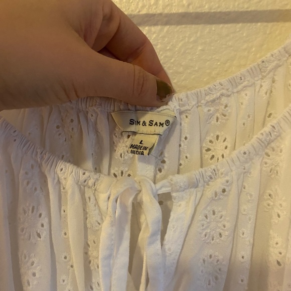 White top - Picture 3 of 3